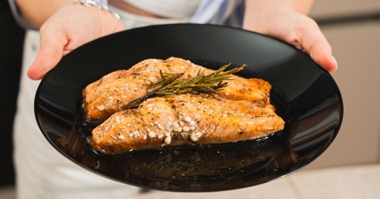 Salmone al forno al cartoccio