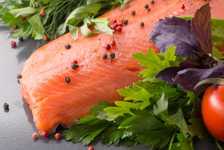 benefici del salmone perche e importante mangiarlo grand chef evolution
