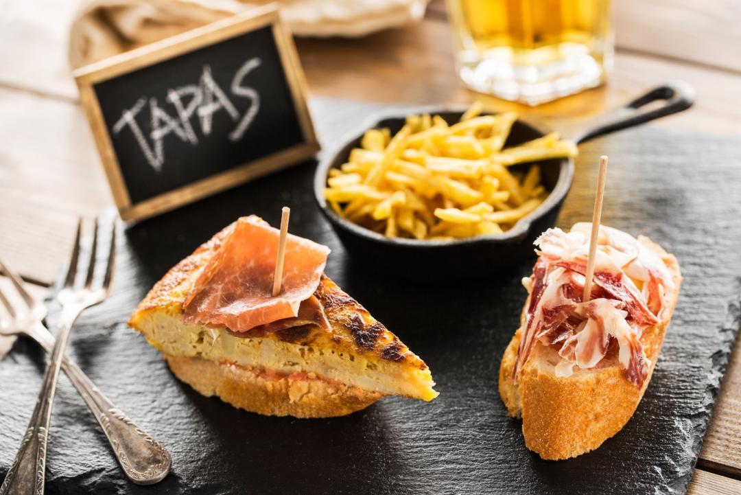 Tapas: cosa sono, storia e curiosità di una tradizione antica