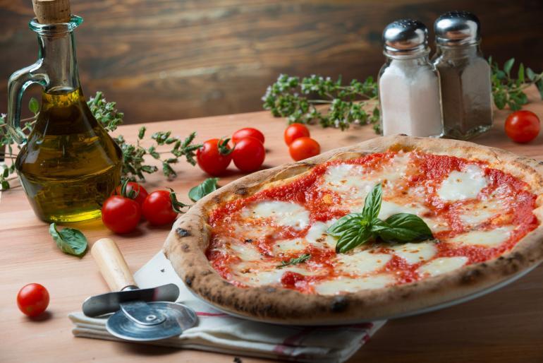 dove e nata la pizza viaggio alla scoperta delle sue origini grand chef evolution