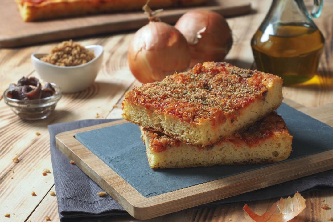 Lo sfincione siciliano: tra storia, sapori e varianti curiose