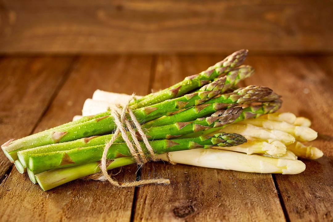 Asparagi selvatici e asparagi coltivati: tipi e differenze