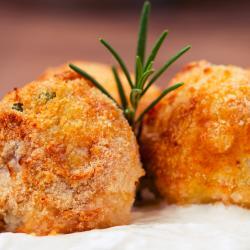 arancini-calamari-e-piselli