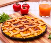 Crostata salata con ricotta, curcuma e prosciutto cotto