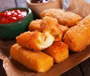 Crocchette di formaggio fritto greco (<i>saganaki</i>)