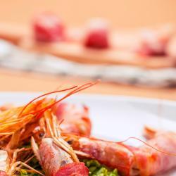 gamberoni-bardati-con-pancetta-e-zucchine-crude