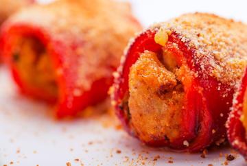 Involtini di peperoni con tonno