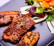 Pancetta di maiale marinata con spezie e zenzero