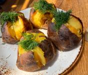 Patate alla griglia con buccia