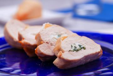 Petto di pollo ripieno di ricotta e basilico