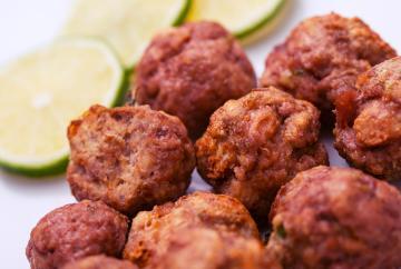 Polpettine di manzo con menta, lime e zenzero