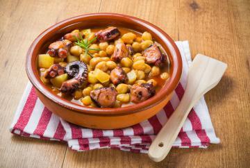 Zuppa di Polpo, ceci e patate