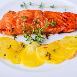 salmone-con-patate-e-aceto