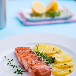 salmone-con-patate-e-aceto