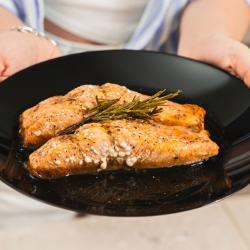 salmone-forno-cartoccio-ricetta-leggera-erbe-aromatiche