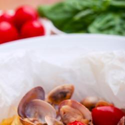 spaghetti-con-le-vongole-al-cartoccio