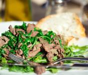 Straccetti di manzo con rucola